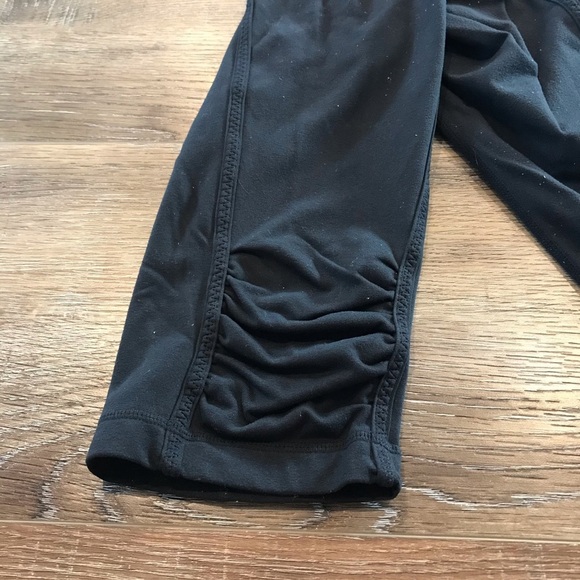 🇨🇦40% Off Sale🇨🇦 Lululemon Crops Black - Picture 3 of 10